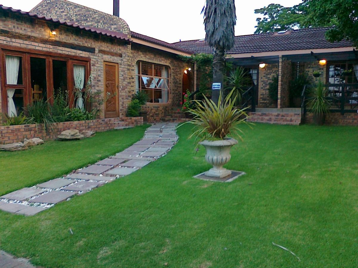 Khokha Moya Guesthouse Ermelo Exteriér fotografie